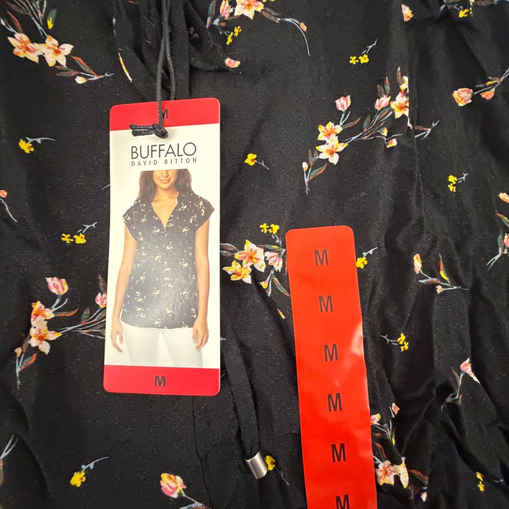 Buffalo David Bitton Womens Black Floral Cap Sleeve Ruffle Tie Neck Blouse M NEW - Picture 4 of 9